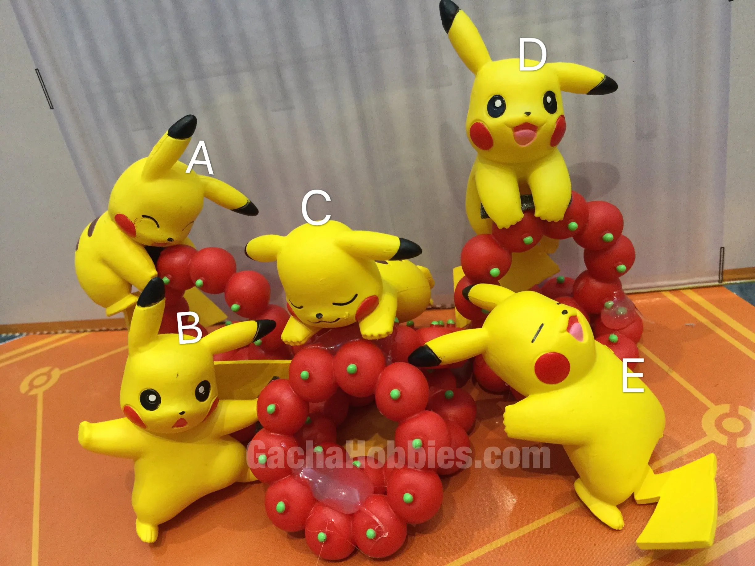Pokemon Holiday Pikachu Figure Set 5 Pieces (In-stock) Missing Piece Dining Table
