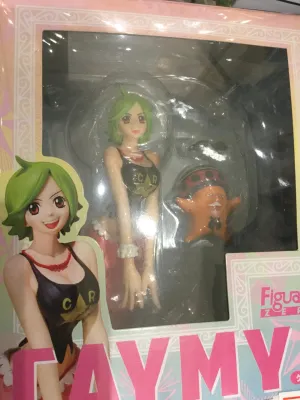 Holiday themed Limited Model Figuarts ZERO One Piece Caymy Figure (In-stock)