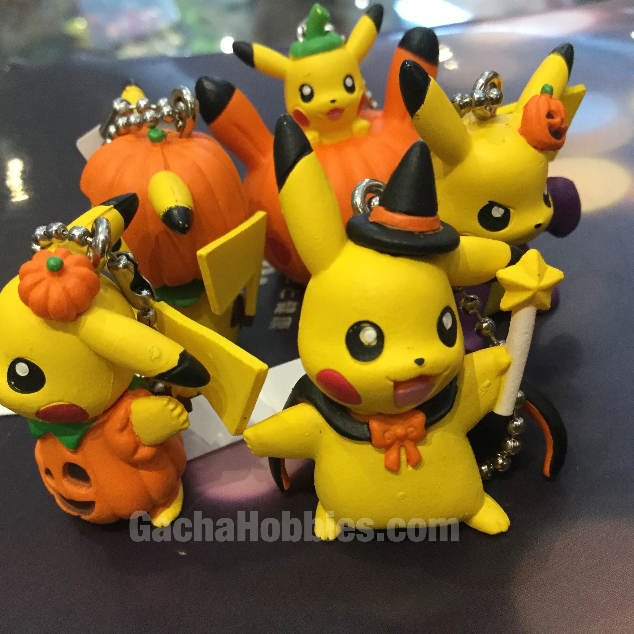 Assignment Submit Vehicle Models Halloween Pikachu with Pumpkin Costumes Keychain Set of 5