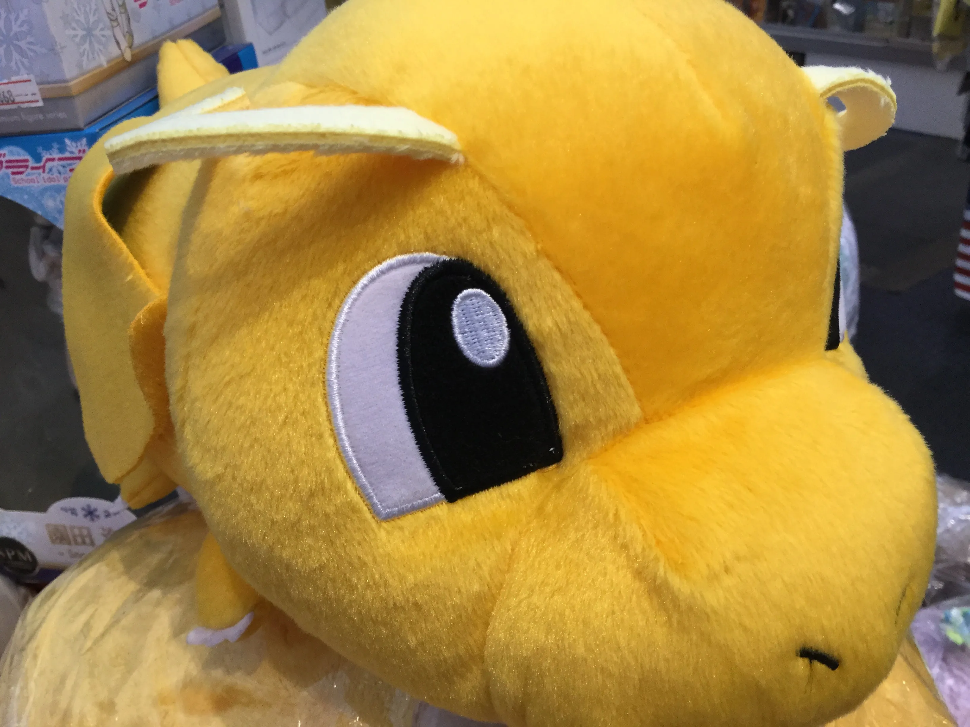 Premium Showcase Pokemon Tsum Tsum Dragonite Medium Plush (In-stock)