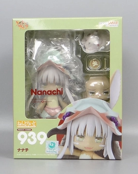 Nendoroid No.939 Made in Abyss Nanachi with Goodsmile Online Shop Bonus Item: Autographed Figure Stand Podcast Studio Landmark Replica